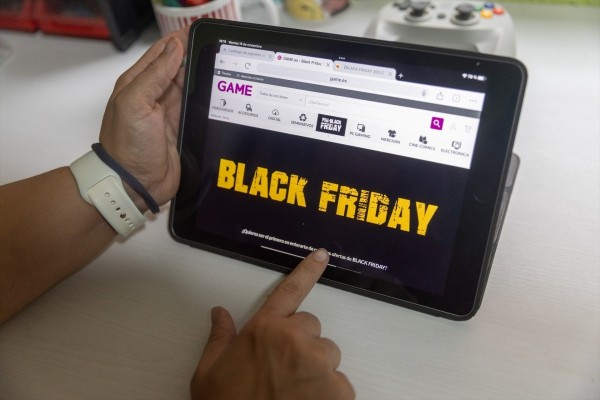 El coste por envío de las compras 'online' ahuyenta a compradores y desafía a la logística