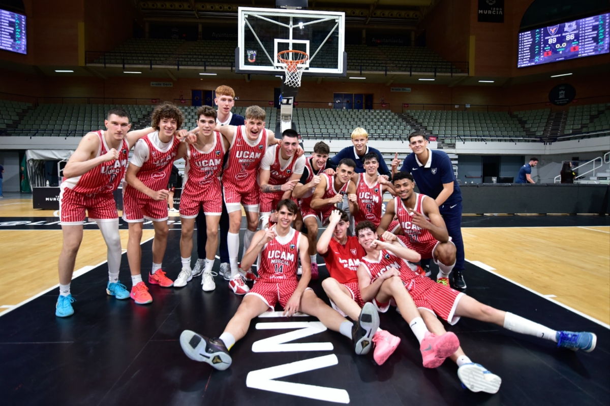 El equipo sub-22 del UCAM CB por fin gana en la Liga U con un 89-86 ante el Bilbao