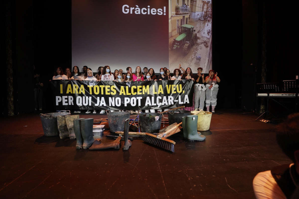 Homenaje a las víctimas de la Dana. - Foto: EFE/MANUEL BRUQUE