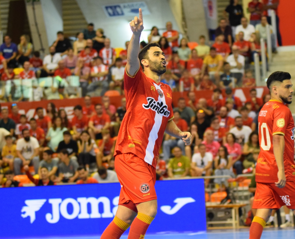  - Foto: JIMBEE CARTAGENA