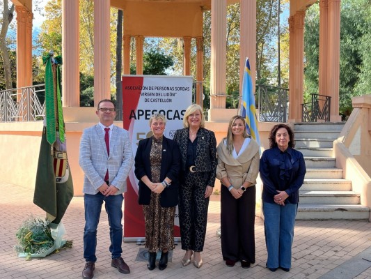 Castelló homenajea a las fundadoras de la Asociación de Personas Sordas por su 50 cumpleaños
