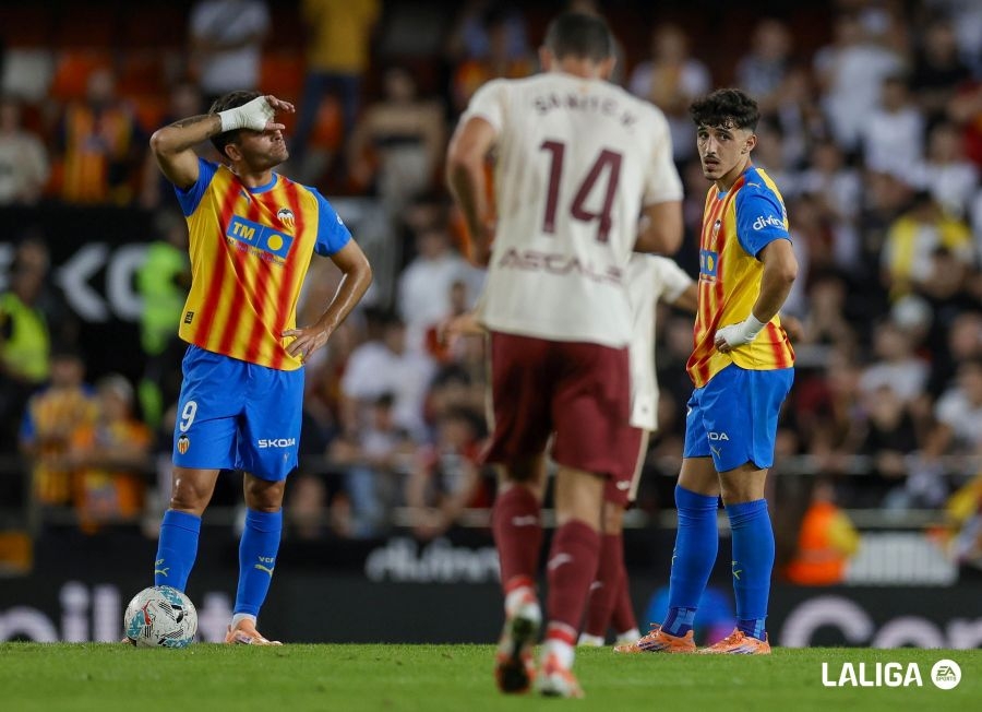 Las notas del Valencia CF 0-2 Villarreal CF: Mestalla no aguanta más