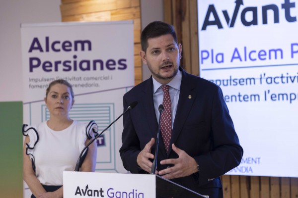 Gandia posa en marxa el Pla Alcem Persianes amb ajudes per impulsar el comerç local