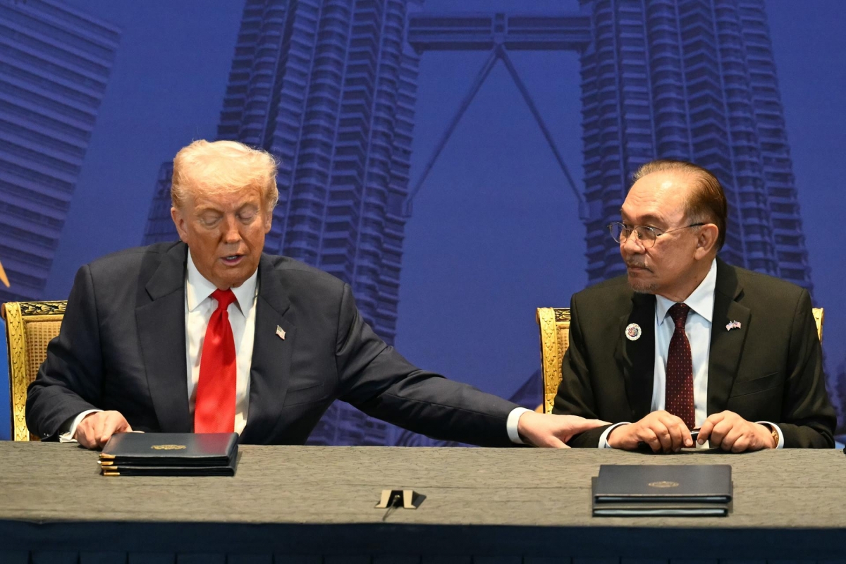 Trump firma un acuerdo que amplía el acceso de EEUU a las tierras raras de Malasia