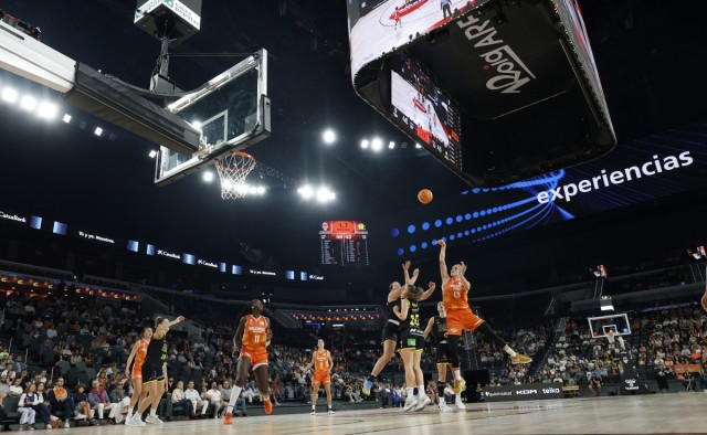 Valencia Basket vence a Hozono Global Jairis con una buena segunda parte (64-61)