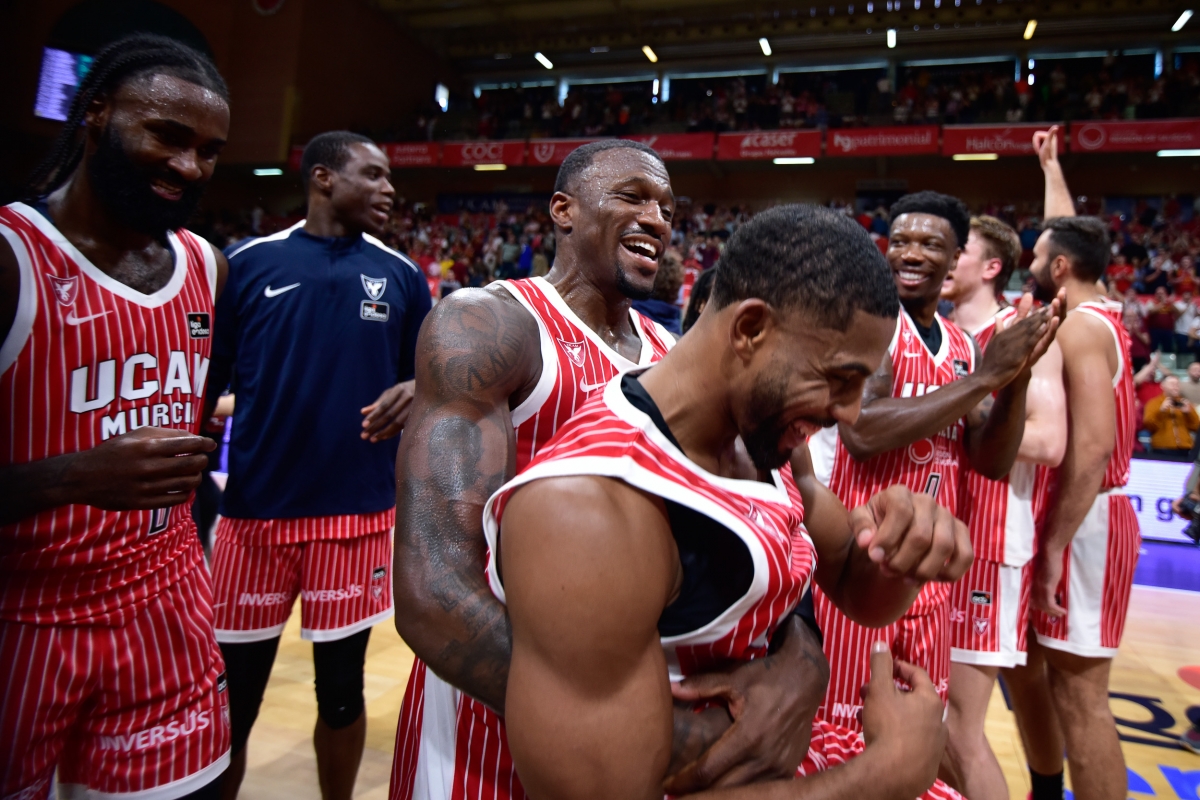El UCAM CB, con el liderazgo de un gran DeJulius, vence a un irregular Baskonia