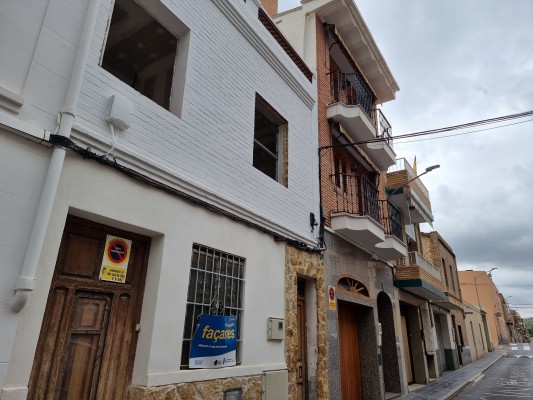 Riba-roja asigna 70.000 euros a la rehabilitación de las fachadas de las viviendas y edificios  