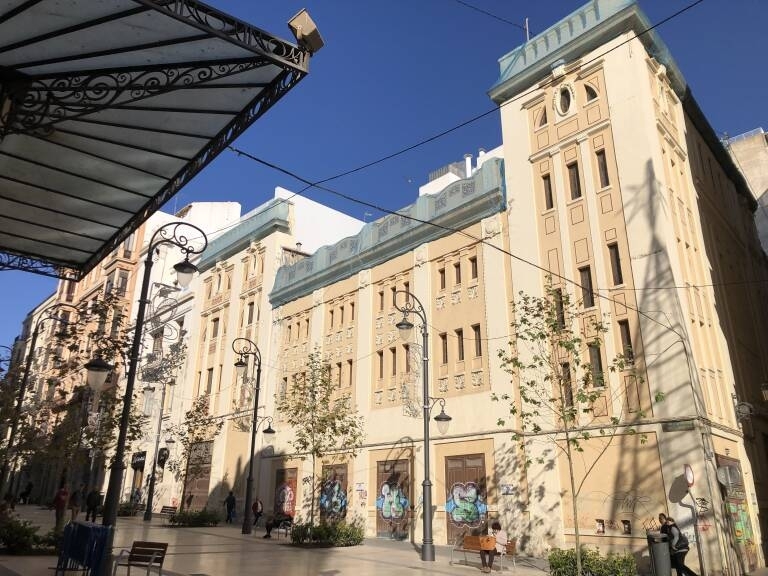 El edificio del antiguo cine Ideal de Alicante, en imagen de archivo. - 