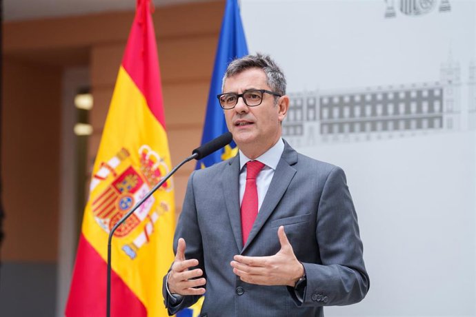 El ministro de la Presidencia, Justicia y Relaciones con las Cortes, Félix Bolaños, ofrece declaraciones antes de una reunión con el  presidente del Consejo General de la Abogacía Española, en el Palacio de Parcent, a 20 de octubre de 2025, en Madrid (Esp - 