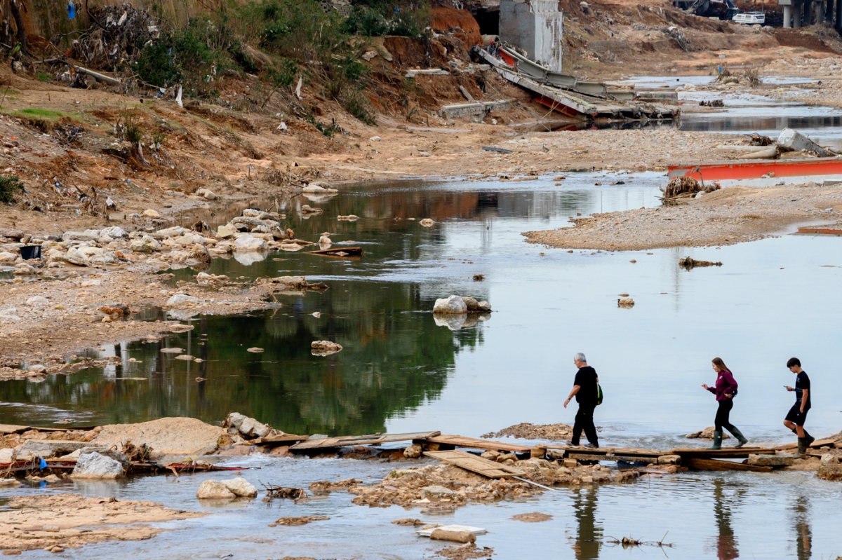 La población de Picanya, dos semanas después de la Dana. - Foto: KIKE TABERNER