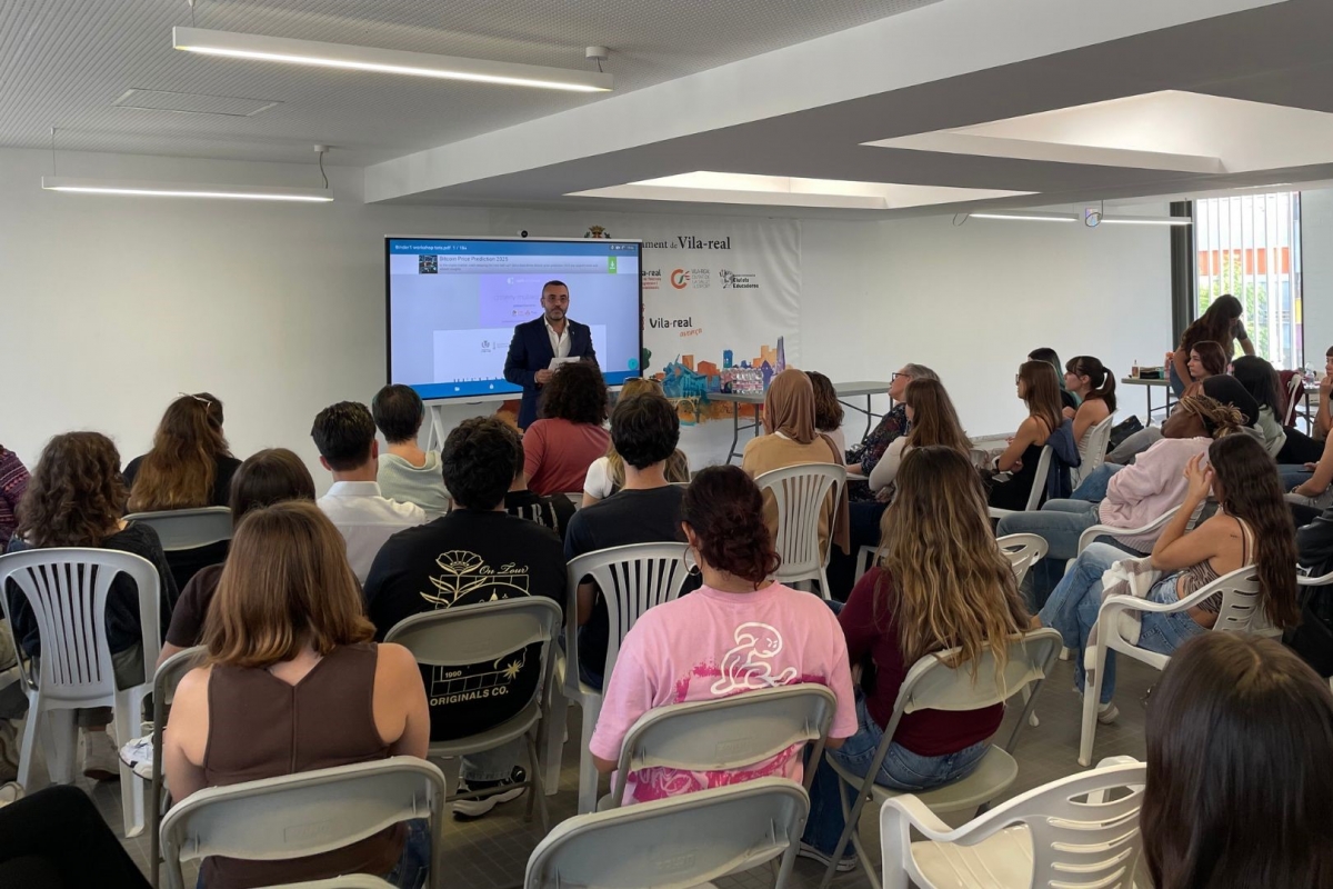 Vila-real i l'EASD de Castelló presenten projectes per a afavorir la convivència entre persones i animals