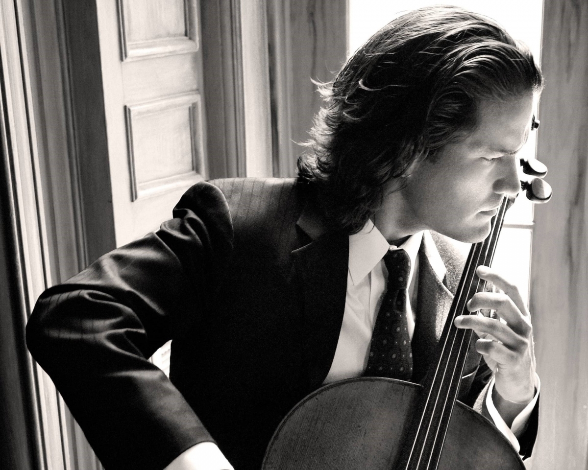 El violonchelista Zuill Bailey, ganador de un Grammy Clásico, se sube al Víctor Villegas junto a la OSRM