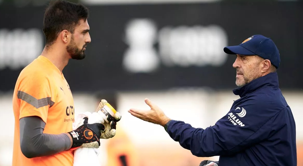 De Cañizares a Mamardashvili, los porteros de Ochotorena en el Valencia