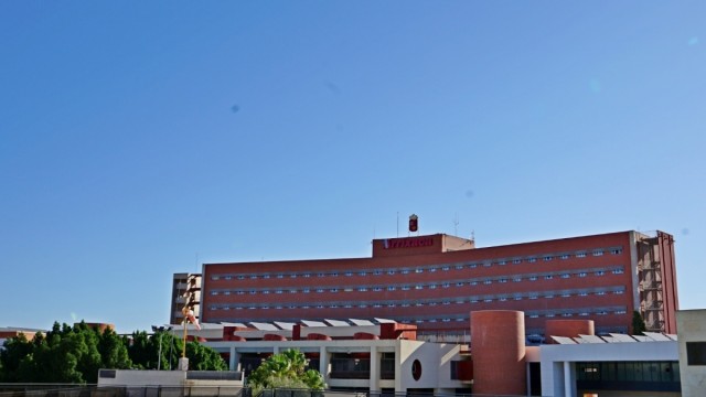 El hospital de la Arrixaca de Murcia atenderá a dos menores y un joven de 18 años desplazados desde Gaza