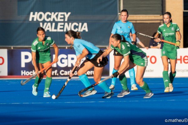 El CH Carpesa conquista el derbi valenciano para seguir líder