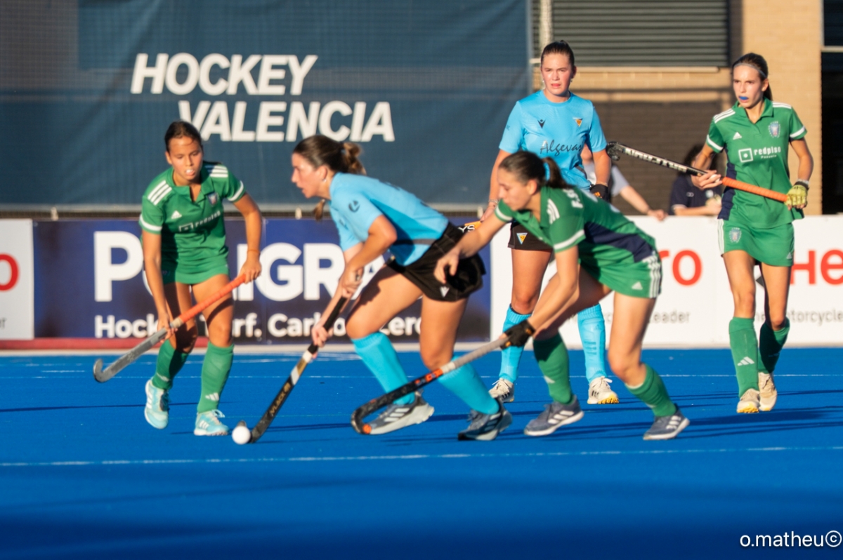 El CH Carpesa conquista el derbi valenciano para seguir líder