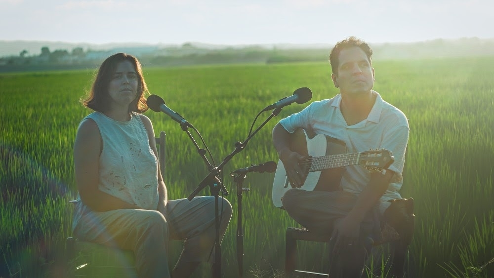Alejandro y María Laura, una pareja afectada por la Dana, lanza una canción que pide frenar el cambio climático