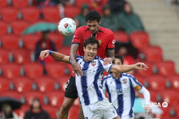 Manu Sánchez podrá jugar ante el Celta al no haber 'cláusula del miedo'
