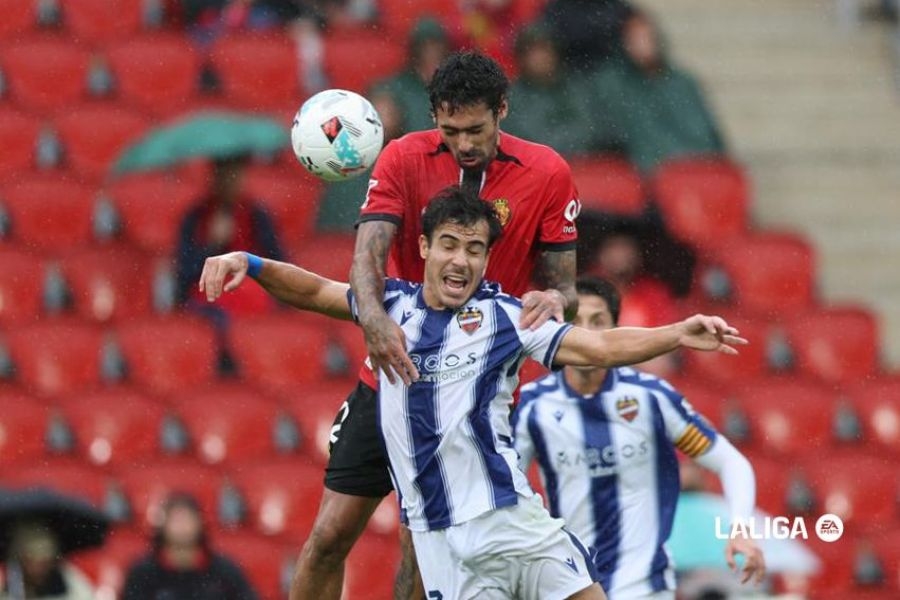 Manu Sánchez podrá jugar ante el Celta al no haber 'cláusula del miedo'