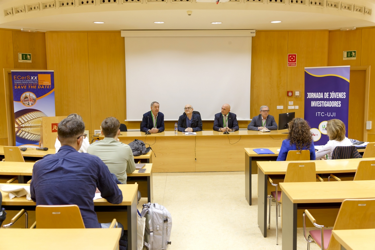 El ITC y la UJI acogen a jóvenes investigadores para compartir los últimos estudios del ámbito cerámico