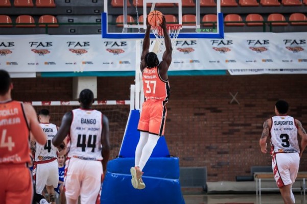 Valencia Basket cae en un partido de dos caras ante Casademont Zaragoza 