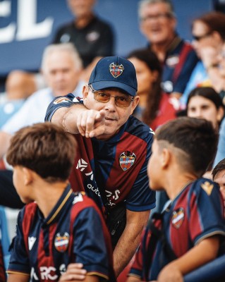El Levante se une a LaLiga en la lucha contra el acoso escolar
