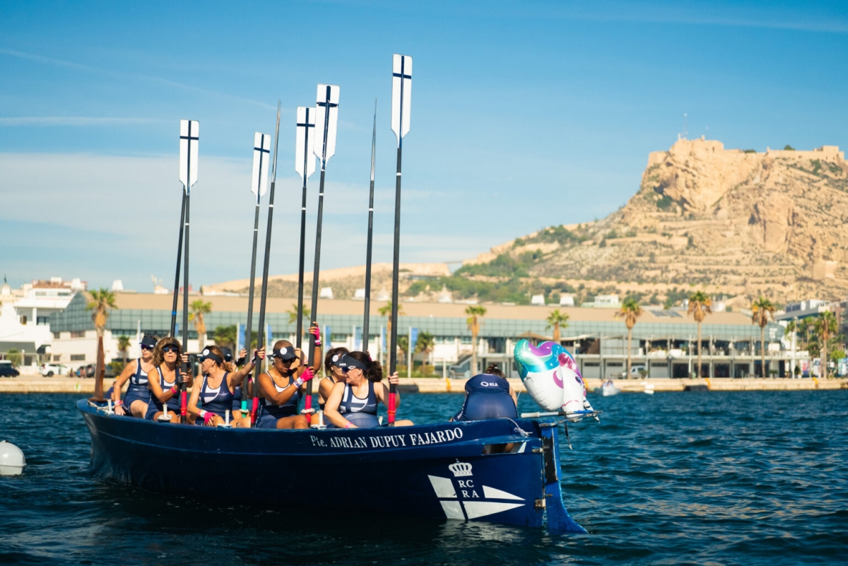 El RCRA se viste de rosa en la IV Regata '100 Paladas Solidarias SUMA contra el Cáncer de Mama'