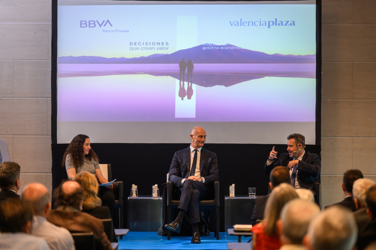 La calma como estrategia: expertos de BBVA apuntan a invertir con disciplina en este escenario económico