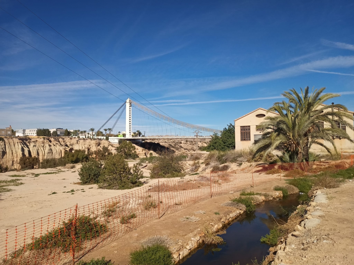 El vuelco de agua regenerada en la Acequia Mayor de Elche permitirá regar con ella todos los huertos Unesco