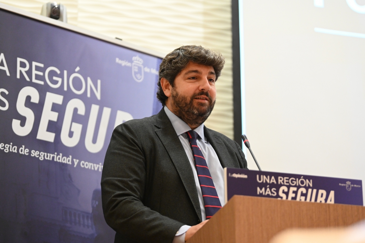 López Miras inaugura el foro 'Una Región más segura: nueva Estrategia de Seguridad y Convivencia Ciudadana' - Foto: CARM