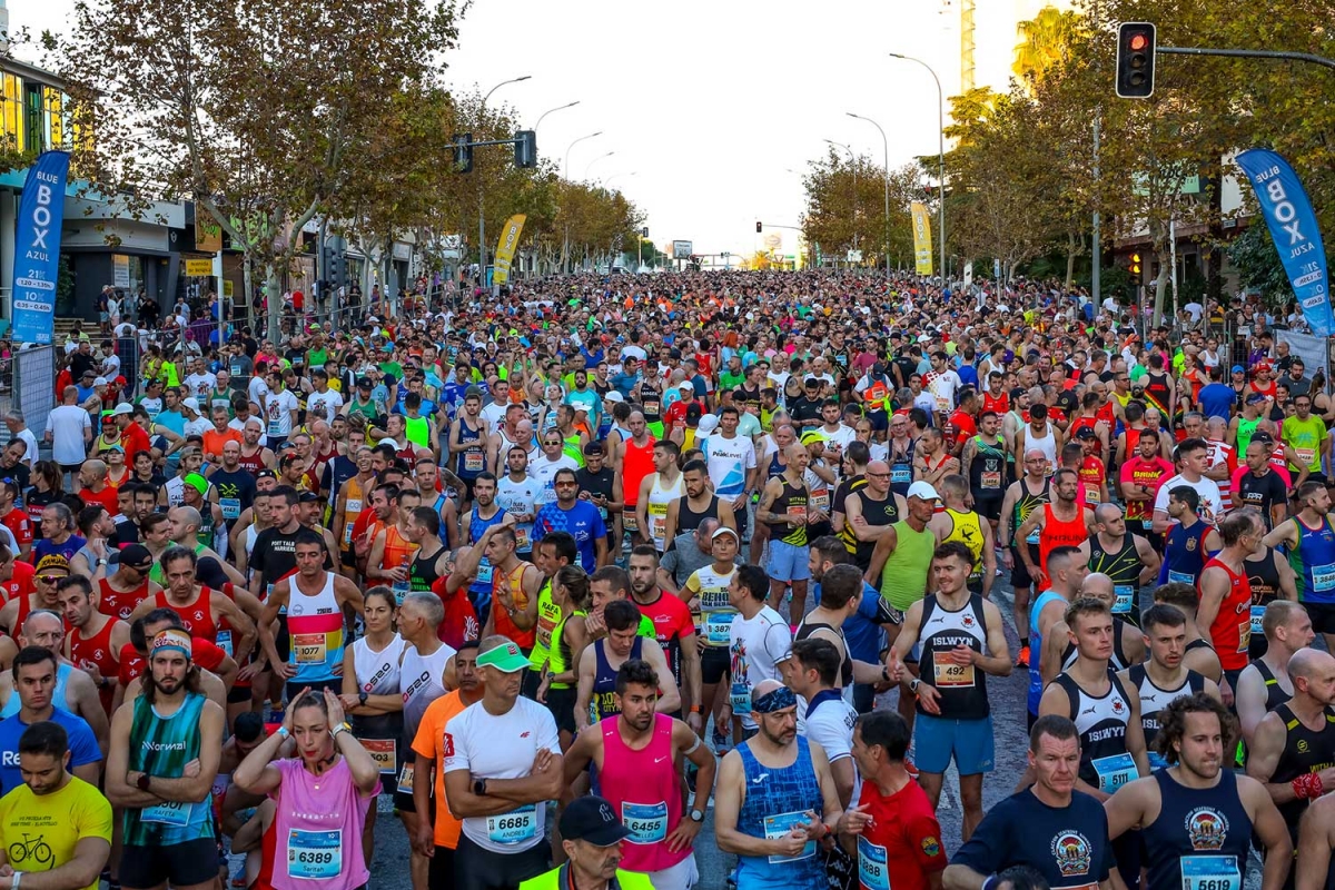 La Benidorm Half 2025 supera los 8.000 inscritos, casi la mitad de origen británico