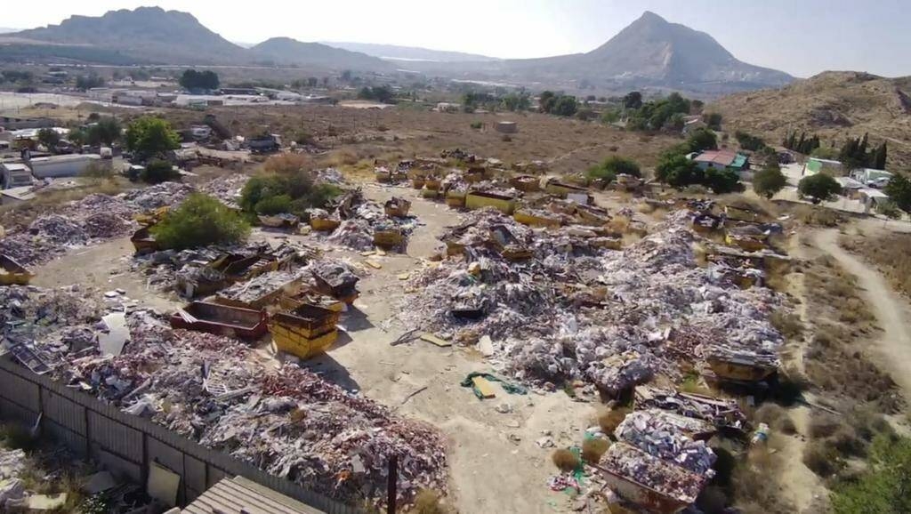 Alicante inyecta otros 5 millones en la contrata de limpieza para atajar escombreras y vertidos ilegales