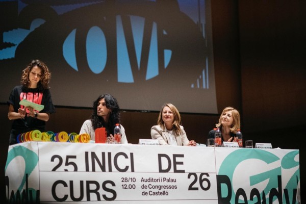 Una performance de Carlos Llavata inaugura el curso de l'Escola d'Art i Superior de Disseny de Castelló
