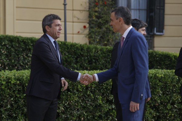 Sánchez y Mazón, el reencuentro de la vergüenza