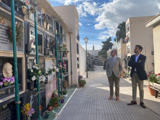 El Campello ya no tiene problemas de espacio en el cementerio: recupera nichos y construye nuevos
