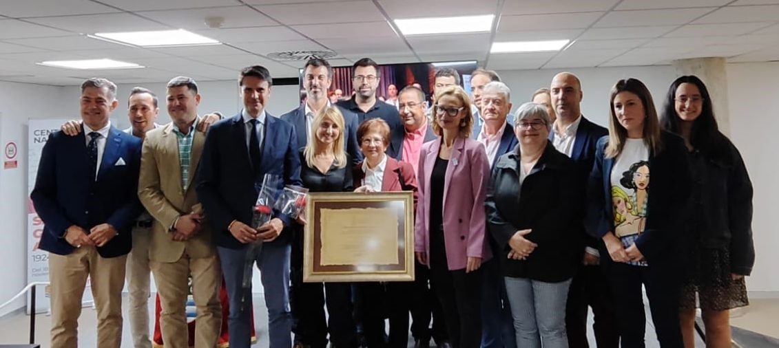 Molina de Segura recuerda con cariño a Justina Jiménez, de la librería Demos: la nombran Hija Adoptiva a título póstumo