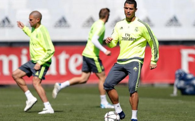 Cristiano completa el entrenamiento sin problemas y apunta al Manchester City