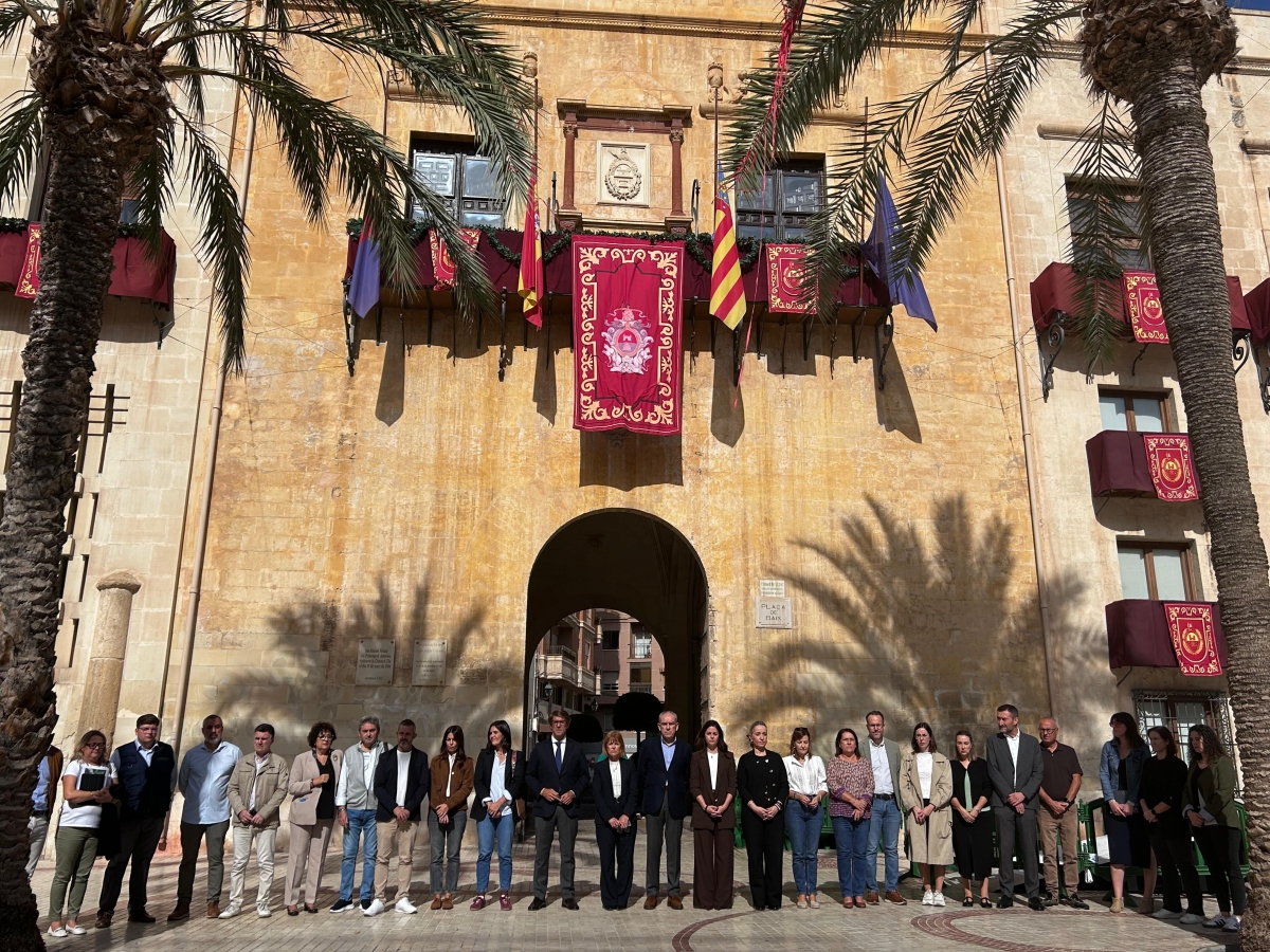 El minuto de silencio por el aniversario de la Dana, en imágenes 