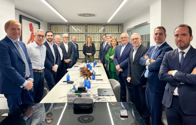 La Comunidad aportará 500.000 euros para participar en el centro de chips que se construirá en la Región