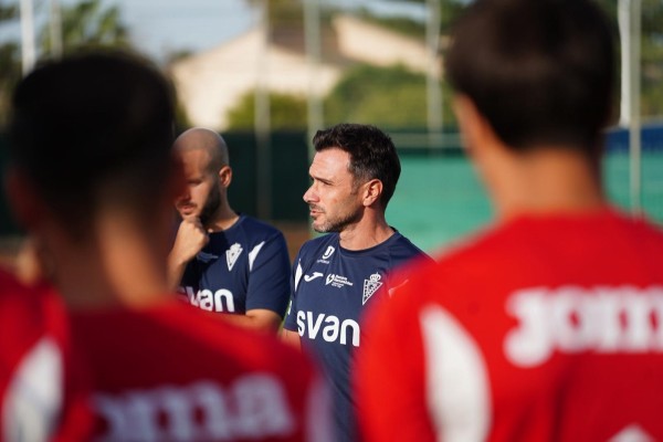 El Murcia, con Adrián Colunga en el banquillo, recibe al Antequera en la Copa
