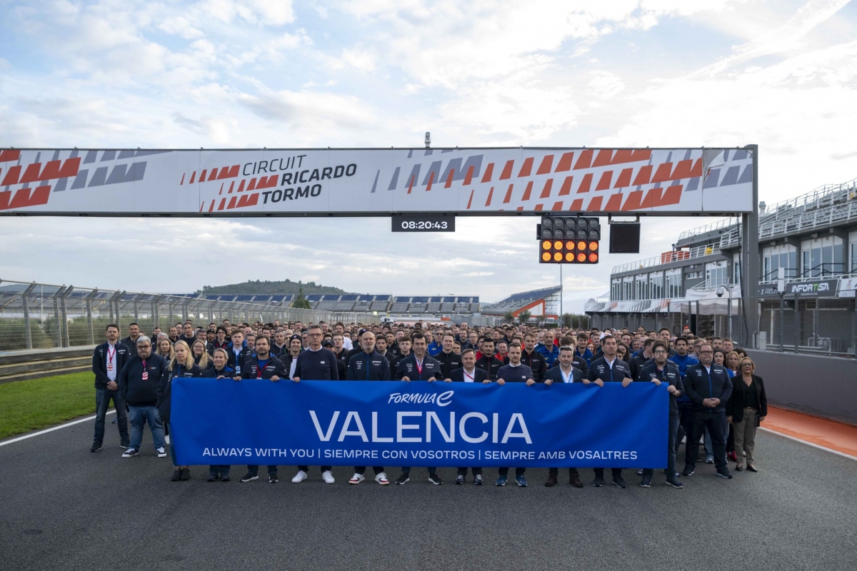  La Fórmula E rinde homenaje a las víctimas de la DANA con un minuto de silencio y una nueva donación de 25.000 euros a Solidaridad Sobre Ruedas