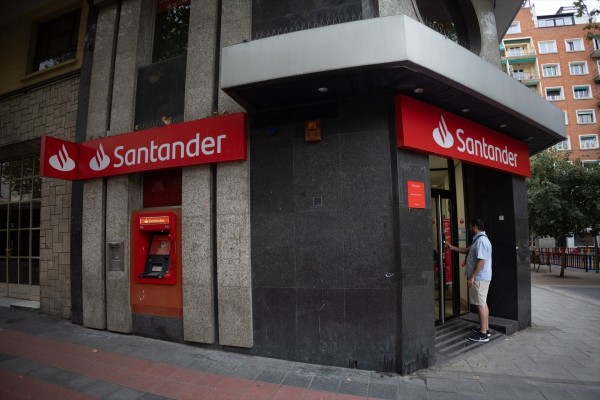 Santander aprueba una recompra de acciones de 5.000 millones de euros