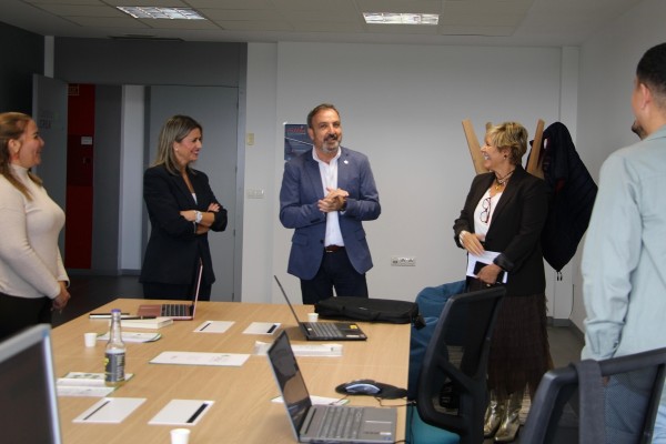 Castelló pone en funcionamiento su nuevo espacio de 'coworking' con las seis plazas cubiertas