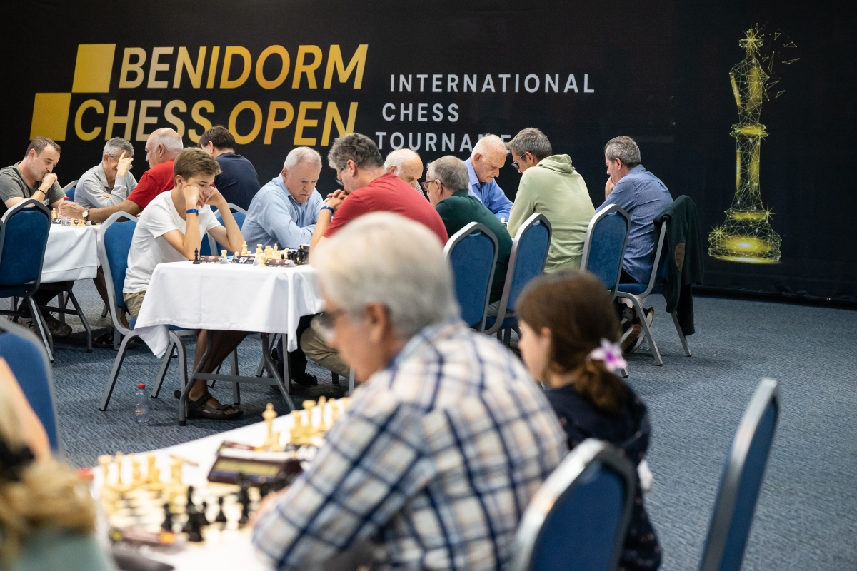 El Gran Maestro Julen Arizmendi y sus masterclass en el Benidorm Chess Open