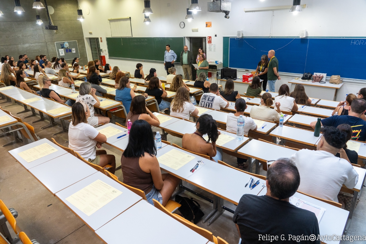 Cruce político por las oposiciones a auxiliar administrativo en Cartagena: el PSOE exige explicaciones y el PP defiende un proceso 