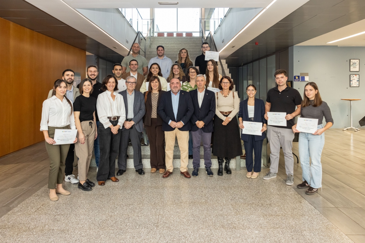 La UJI entrega los premios, becas y ayudas del Máster de Formación Permanente en Tecnología Cerámica 