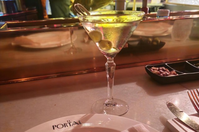 El Portal en Alicante, el establecimiento donde Carrie y sus amigas se tomarían un Dry Martini