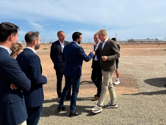El CEO de Seat y el alcalde de Sagunt comprueban el 