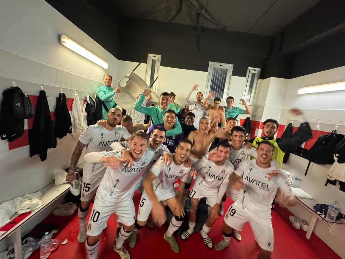 El Efesé celebró el pase copero en la localidad cordobesa de Puente Genil. - Foto: FCC