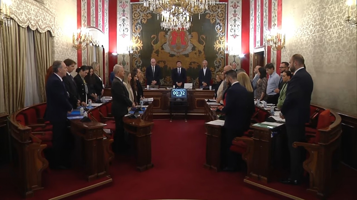 Alicante se une para afianzar el macizo del Benacantil, pero se divide por la subida del agua